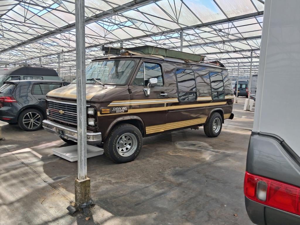 2xChevrolet Chevyvan 1983 en 1995, Auto's, Bestelauto's, Automaat, Chevrolet, 4 stoelen, Leder