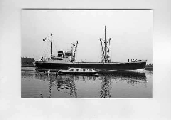 scheepvaart-foto-KNSM-amsterdam-philetas., Verzamelen, Scheepvaart, Ophalen of Verzenden, Zo goed als nieuw, Boek of Tijdschrift