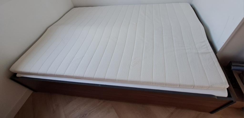 Gratis af te halen: Zo goed als nieuw een/tweepersoonsbed, Ophalen, Bruin, Tweepersoons, 140 cm