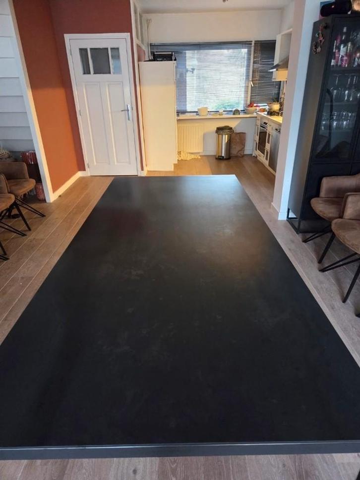 Mat zwart Staal / ijzeren eettafel, Huis en Inrichting, Tafels | Eettafels, Gebruikt, 50 tot 100 cm, 200 cm of meer, Vijf personen of meer