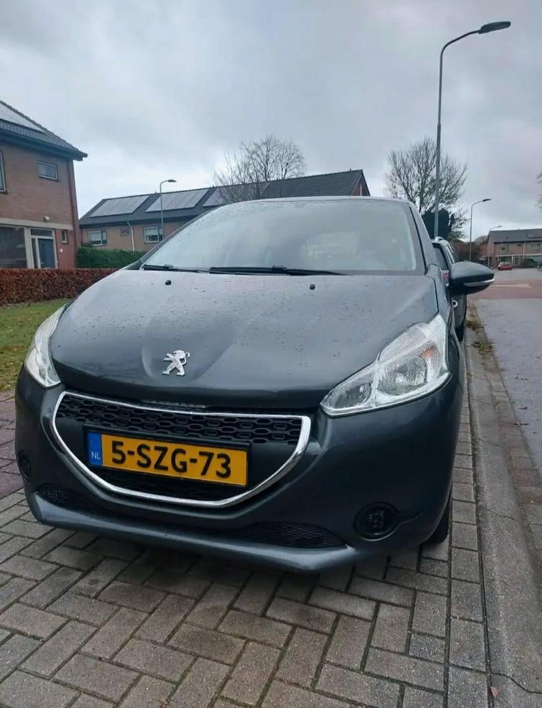 Peugeot 208 1.2 VTI 60KW/82PK 5-D 2014 Grijs, Voorwielaandrijving, USB, 1199 cc, Origineel Nederlands