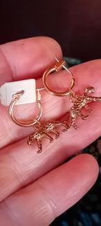 Gouden Oorbellen met Luipaard Hangers, Overige materialen, Hangers, Ophalen of Verzenden, Zo goed als nieuw