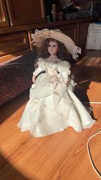 Unieke pop met licht onder de rok., Verzamelen, Poppen, Ophalen, Zo goed als nieuw, Pop