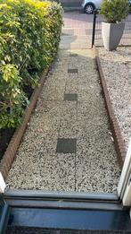 Gratis grindtegels met palisanderpaaltjes, Tuin en Terras, Ophalen, Overige materialen, Gebruikt, Antraciet