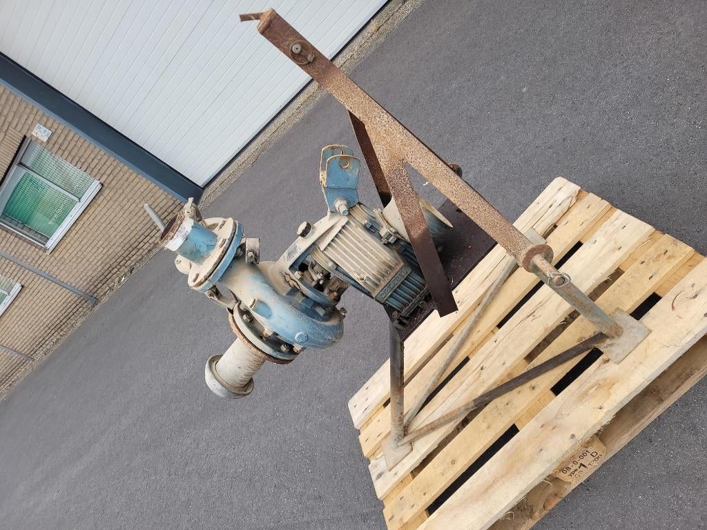 Caprari aftakas pomp op bok, Tuin en Terras, Waterpompen, Ophalen, Gebruikt, Beregeningspomp