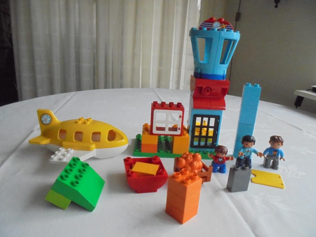 Lego duplo vliegveld, Kinderen en Baby's, Speelgoed | Duplo en Lego, Ophalen of Verzenden, Gebruikt, Overige typen, Duplo