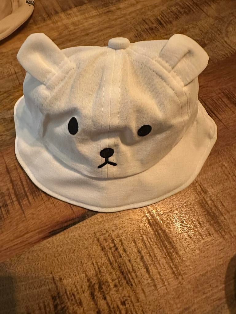Baby zomer hoedjes wit en beige, Kinderen en Baby's, Babykleding | Mutsen, Sjaals en Wanten, Ophalen of Verzenden, Gebruikt, Jongetje of Meisje