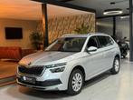 Skoda Kamiq 1.0 TSI Sport Business Garantie Carplay StoelVW, Auto's, Stof, Gebruikt, Zwart, 116 pk