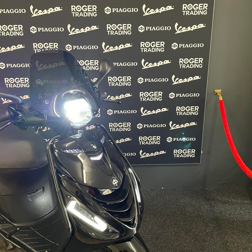 Piaggio Zip 50 Brom 4T E4 ~ Glans zwart ~ 2020 Nieuwstaat!, Ophalen, Piaggio, Piaggio Zip, 49 cc