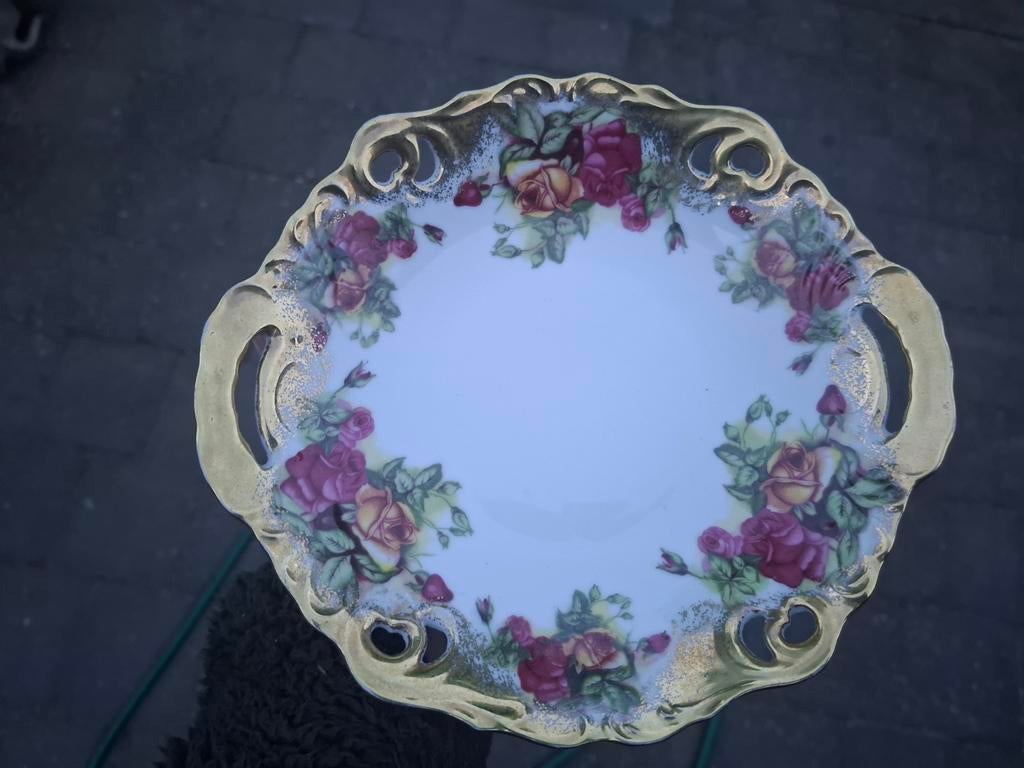 Saji porseleinen schaaltje met goud accenten en bloemmotief, Ophalen