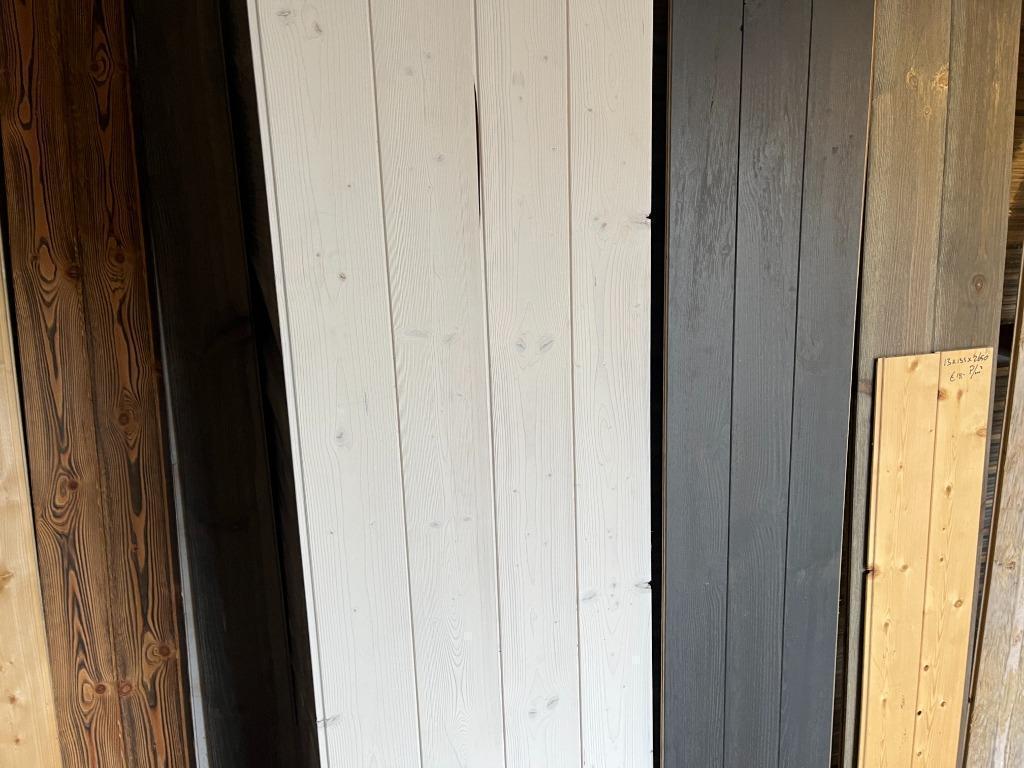 Wandbeschot, plafonddelen 13x135 2m60 lang wit geborsteld