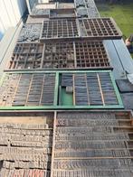 Oude drukkerij letterbakken + drukletters (industrieel), Antiek en Kunst, Ophalen