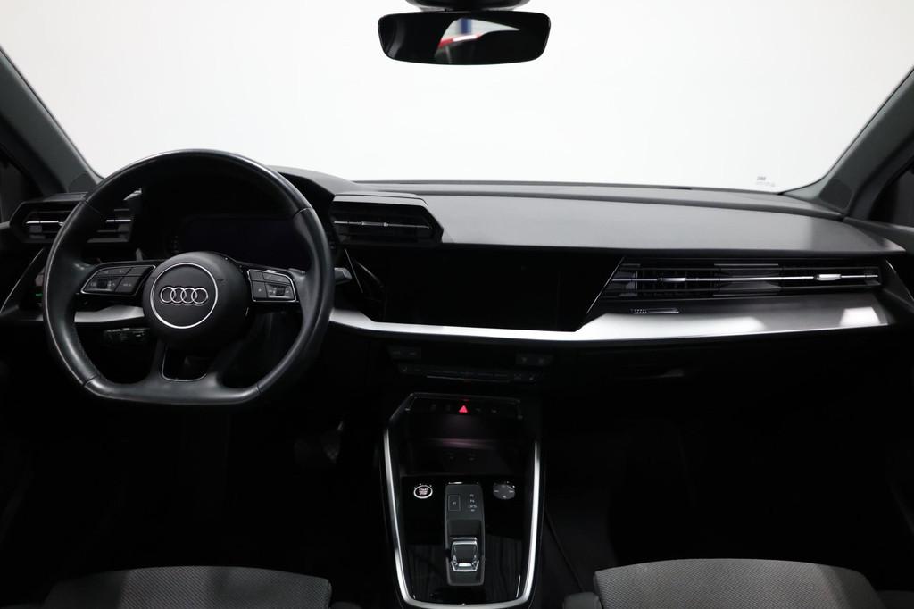 Audi A3 Sportback 35 TFSI S edition S-LINE/LED/VIRTUAL/PANO/, Auto's, 1295 kg, 4 cilinders, 150 pk, Leder en Stof