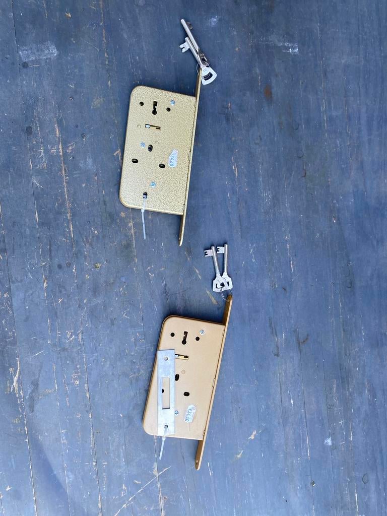 Nieuwe insteeksloten met sleutels, set van 2 (nemef, Ophalen, Nieuw, IJzer, Slot