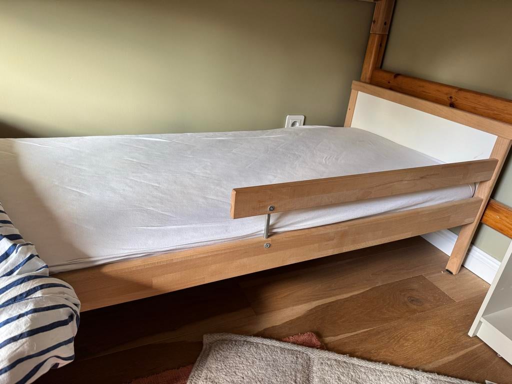 Ikea peuterbed inclusief matrasbeschermer en dekbed., Ophalen, Gebruikt, 70 tot 85 cm, Lattenbodem