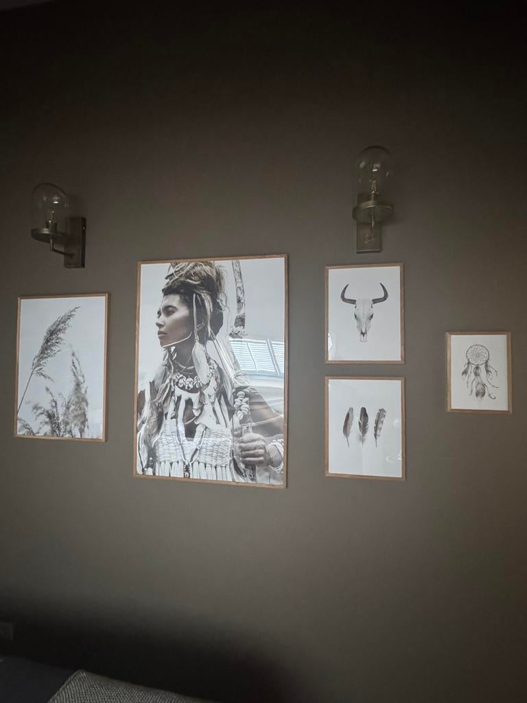 Desenio Set van 5 posters met naturel houten lijsten., Ophalen, Zo goed als nieuw, Schilderij, 75 cm of meer