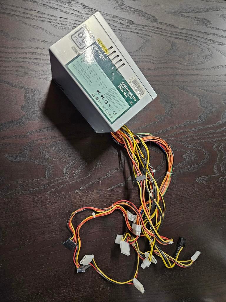 Antec 380W ATX voeding, Computers en Software, Interne voedingen, Ophalen of Verzenden