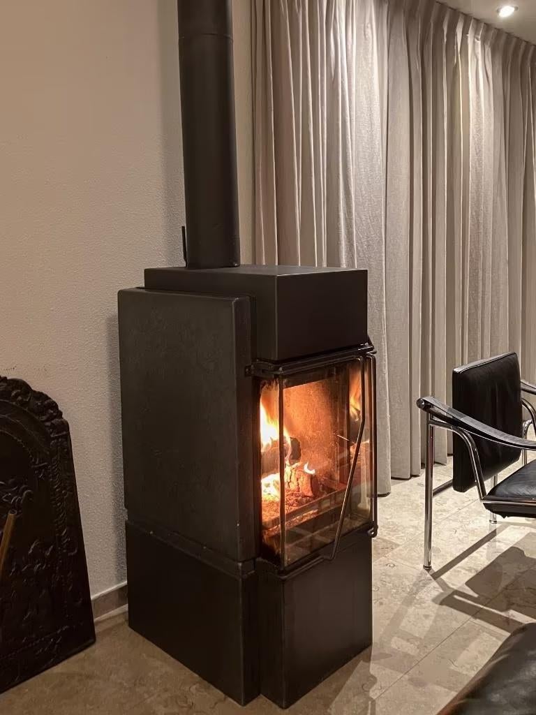 Harrie Leenders Phoenix Design Houtkachel - Speksteen, Huis en Inrichting, Ophalen, Houtkachel, Zo goed als nieuw, Vrijstaand