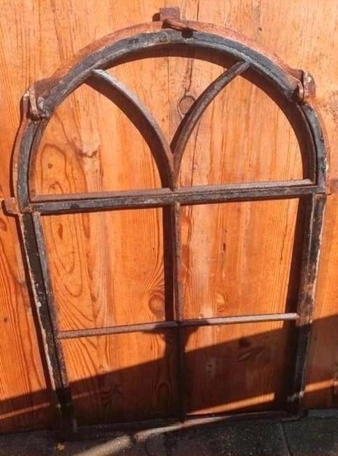 Gietijzer raam met kantel klep gedeelte. H.75 x B.48 cm., Ophalen of Verzenden, Minder dan 80 cm, Minder dan 80 cm