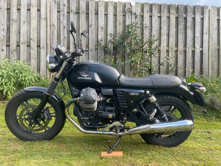 Moto Guzzi V7-II Stone, Motoren, Motoren | Moto Guzzi, Particulier, Naked bike, 12 t/m 35 kW, 2 cilinders, ABS, Cardan-aandrijving