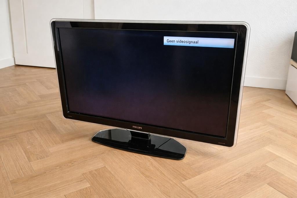 Philips Cineos LCD-TV 119 cm (47") digitale TV, Ophalen