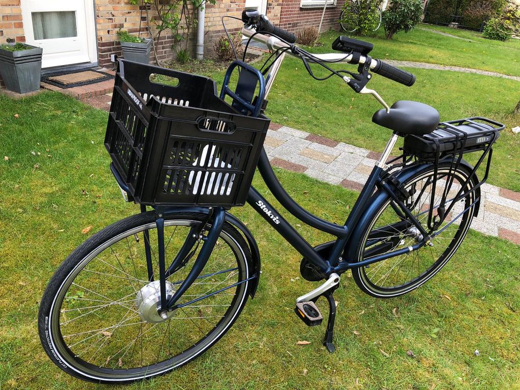Stokvis Elektrische Fiets met Voordrager en Mand, Fietsen en Brommers, Gebruikt, 47 tot 51 cm, 30 tot 50 km per accu, Ophalen