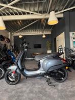 Vespa sprint | Custom | Agaat grijs | Full option | Garantie, Ophalen, Overige modellen, Zo goed als nieuw, Benzine