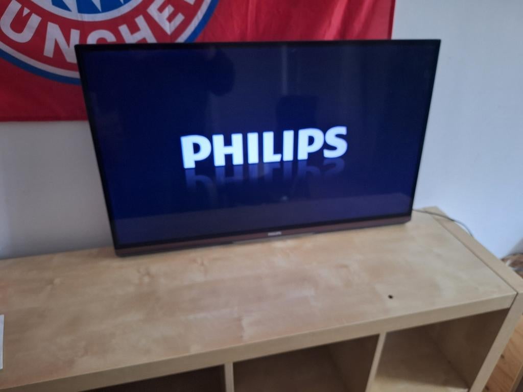 Philips 32 inch tv met ambilight en muurbeugel, Ophalen, 80 tot 100 cm, 50 Hz, Philips