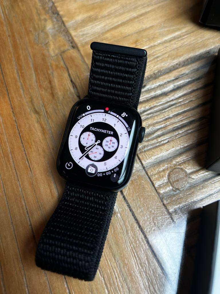 Apple Watch Series 7 Nike Midnight Aluminium 41mm, Sieraden, Tassen en Uiterlijk, Smartwatches, Afstand, Zwart, IOS, Ophalen of Verzenden