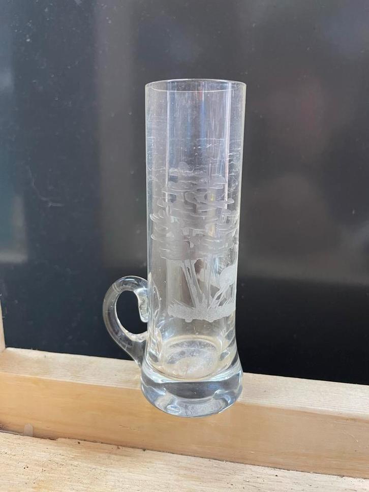 Vintage gegraveerd likeurglaasje met oor (wd-30), Antiek en Kunst, Antiek | Glas en Kristal, Ophalen of Verzenden