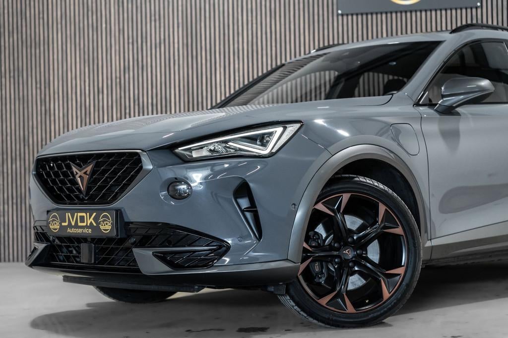 Cupra Formentor 1.4 e-Hybrid VZ Performance Pano PDC CUPRA-M, Auto's, Cupra, 4 cilinders, Hybride Elektrisch/Benzine, SUV of Terreinwagen