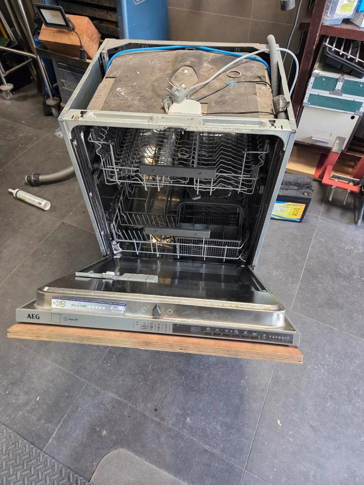 AEG Inbouw Vaatwasser - Half jaar gebruikt, lekt, Witgoed en Apparatuur, Vaatwasmachines, Niet werkend, Inbouw, 60 cm of meer