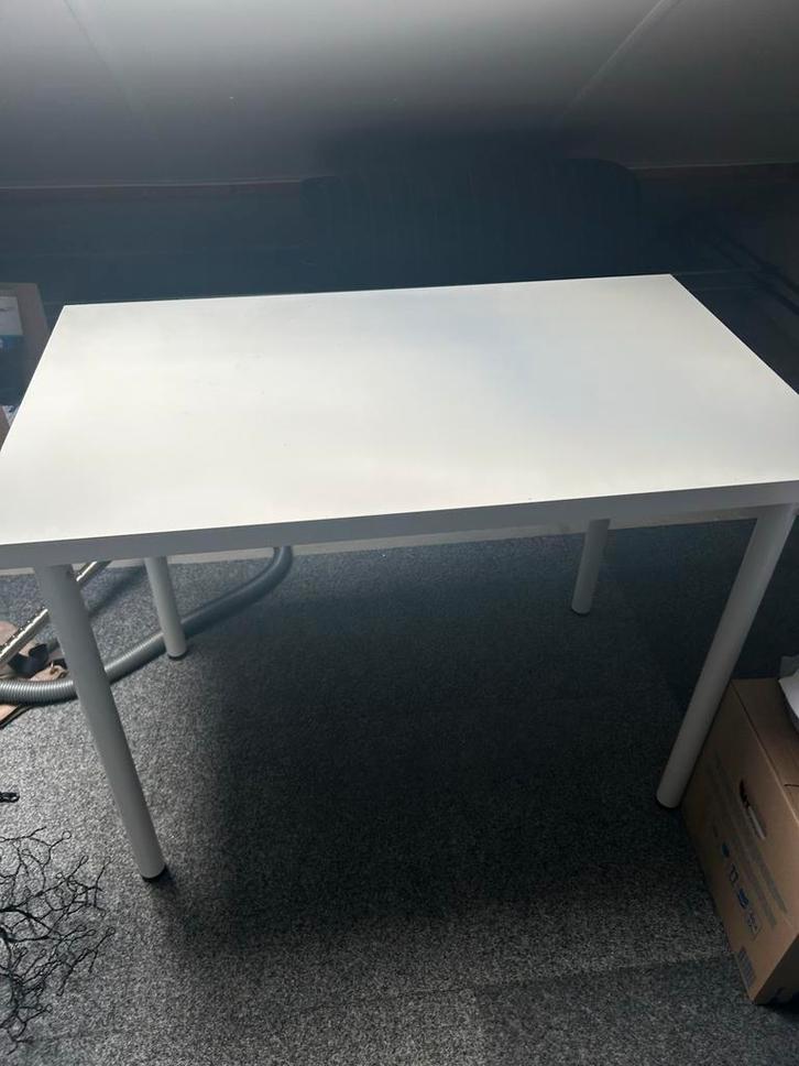 Witte Ikea tafel - Eenvoudig en functioneel, Huis en Inrichting, Tafels | Eettafels, Gebruikt, 50 tot 100 cm, 100 tot 150 cm, Vier personen