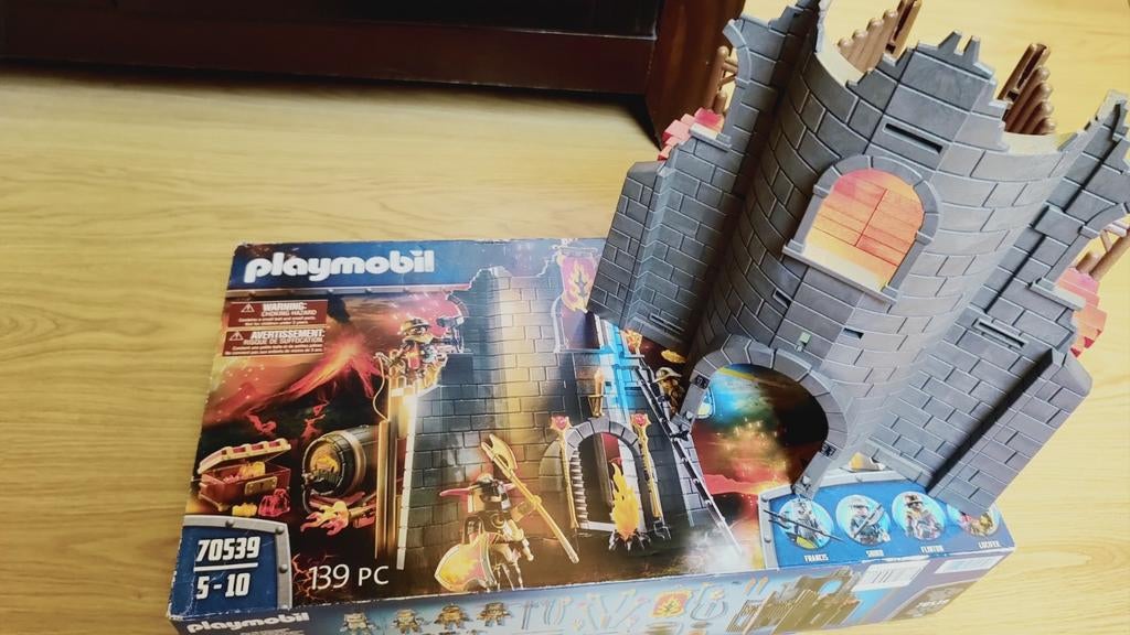 Playmobil kasteel, Ophalen