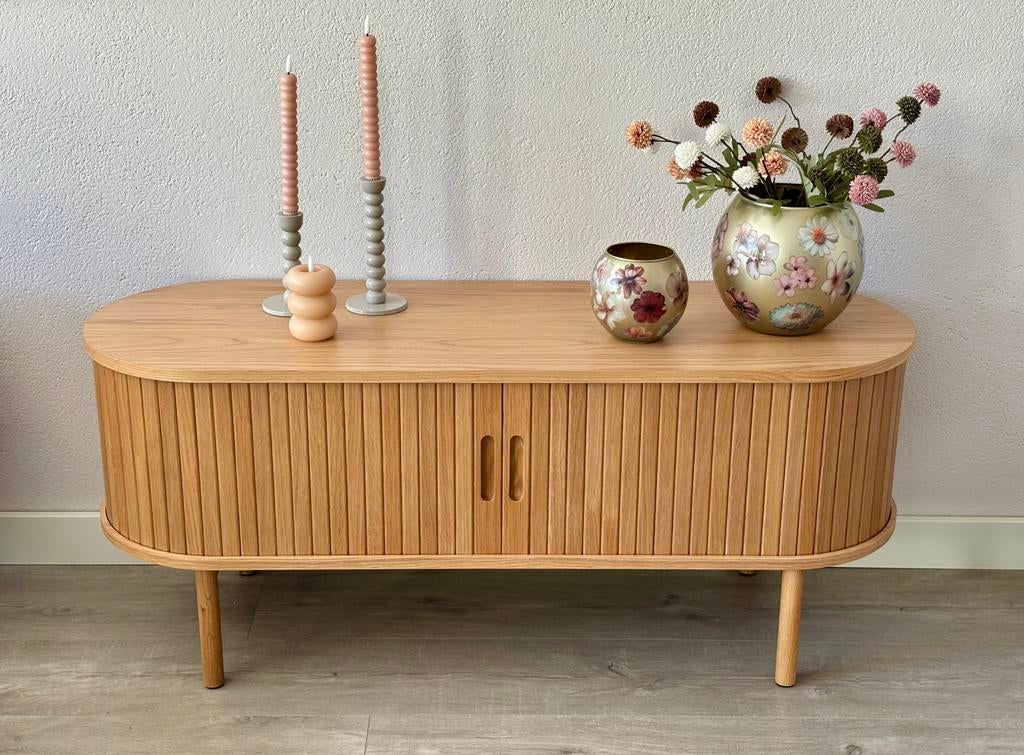 2 houten (tv)kastjes van Jysk in naturel eikenkleur, Ophalen, Nieuw, 25 tot 50 cm, Met deur(en)