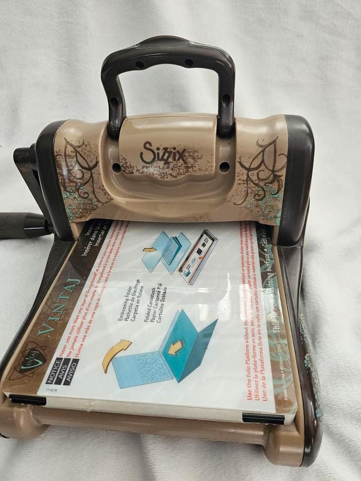 Big Shot Machine met veel toebehoren voor diverse materialen, Hobby en Vrije tijd, Knutselen, Ophalen of Verzenden