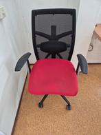 Bureaustoel rood met zwart gaas, Ophalen
