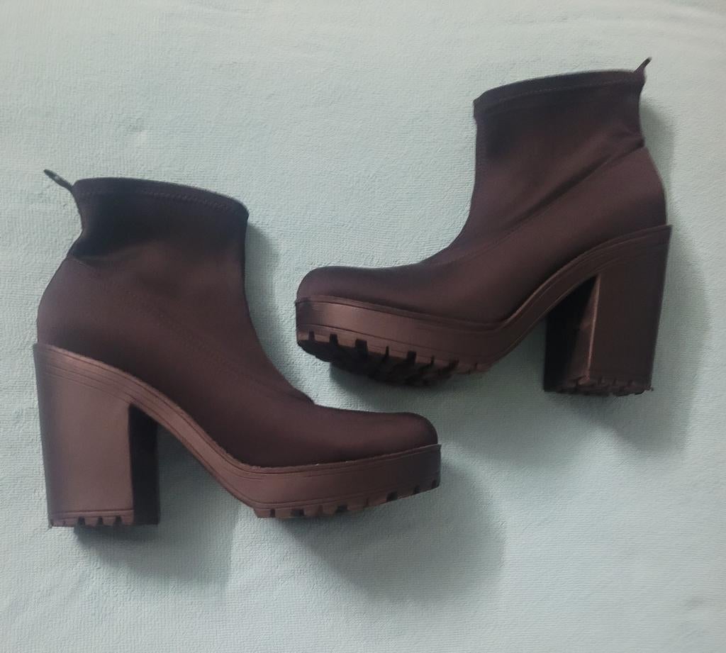 Zwarte enkellaarsjes met blokhak, Kleding | Dames, H&M, Zwart, Lage of Enkellaarzen, Nieuw