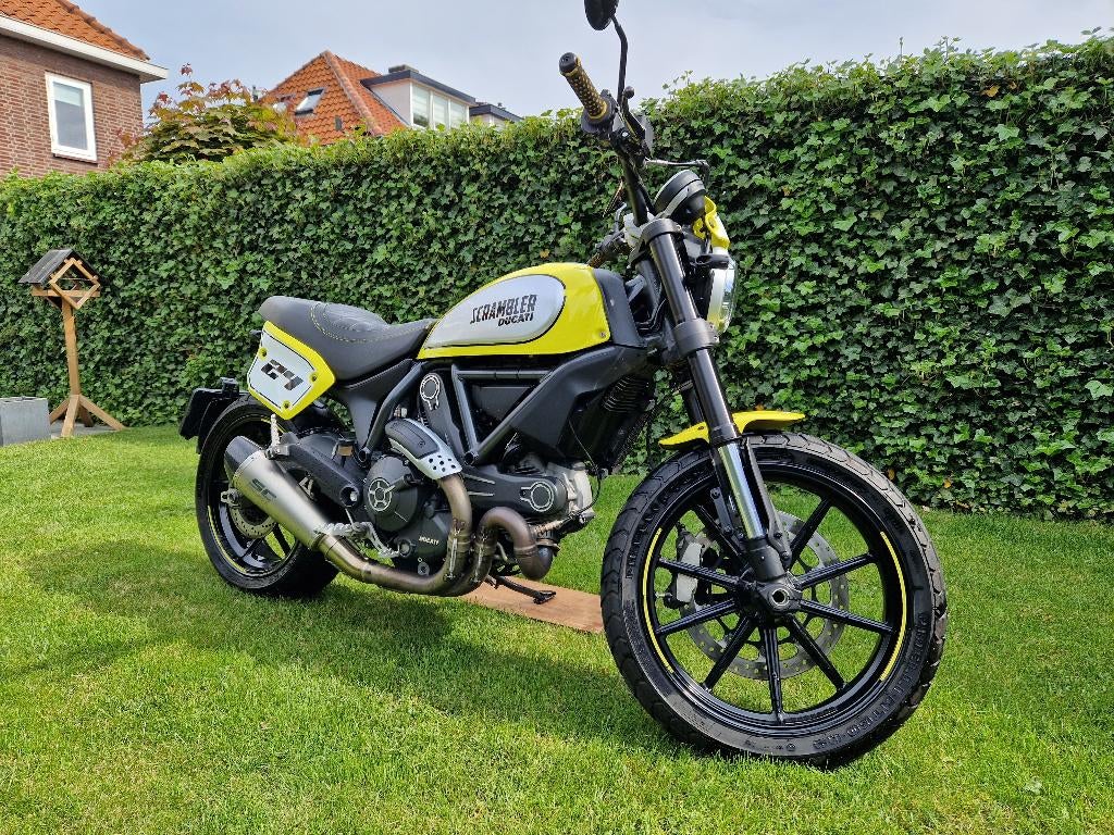 Ducati Scrambler Flat Track Pro 2016 met SC Project uitlaat, 2 cilinders, Motorrijbewijs A, Particulier, Meer dan 35 kW