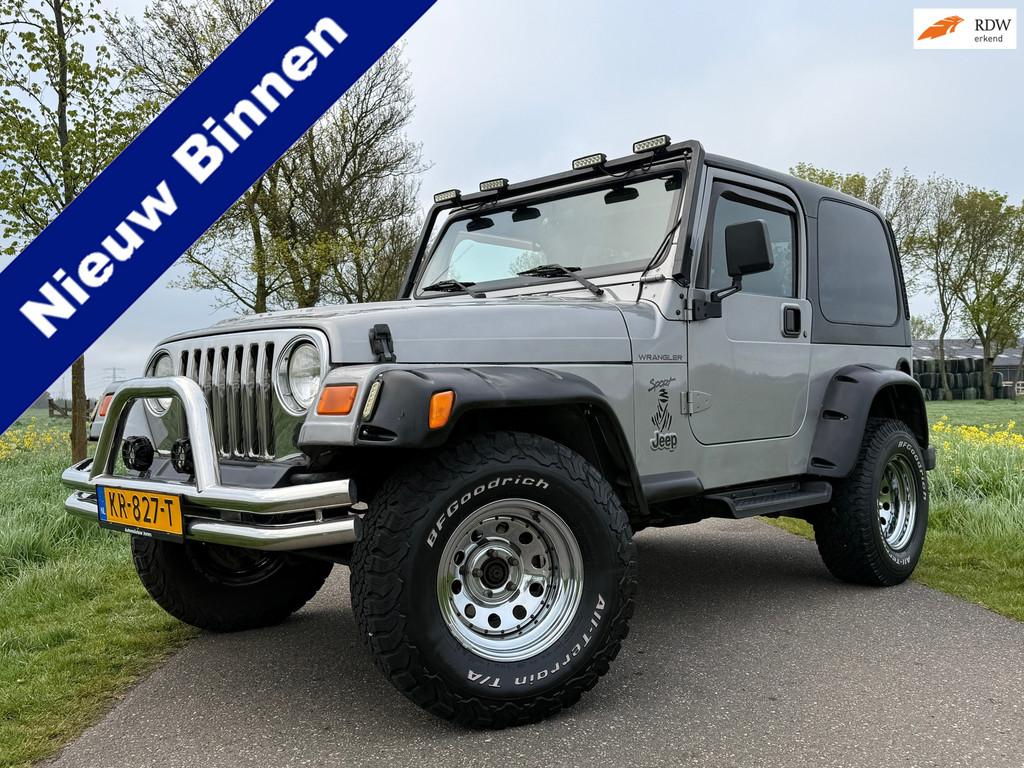 Jeep Wrangler 2.5i Hardtop + Softtop | 4x4 | Youngtimer | Tr, Euro 2, Gebruikt, 4 cilinders, 2000 kg
