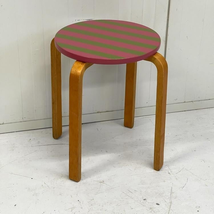 Moderne restyle vintage kruk streeppatroon plantentafel, Gebruikt, Onbekend, Ophalen of Verzenden, Onbekend