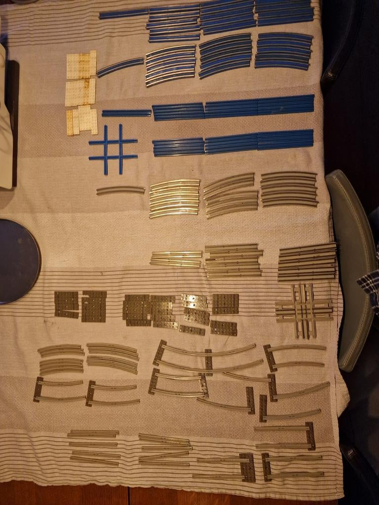 Partij lego rails. Grijs en blauw met stroomgeleiders., Kinderen en Baby's, Speelgoed | Duplo en Lego, Ophalen, Gebruikt, Lego