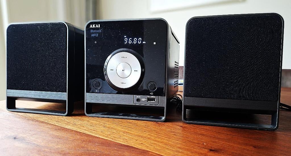 Akai mini radio/cd set, Ophalen of Verzenden, Gebruikt, Overige merken, Met radio