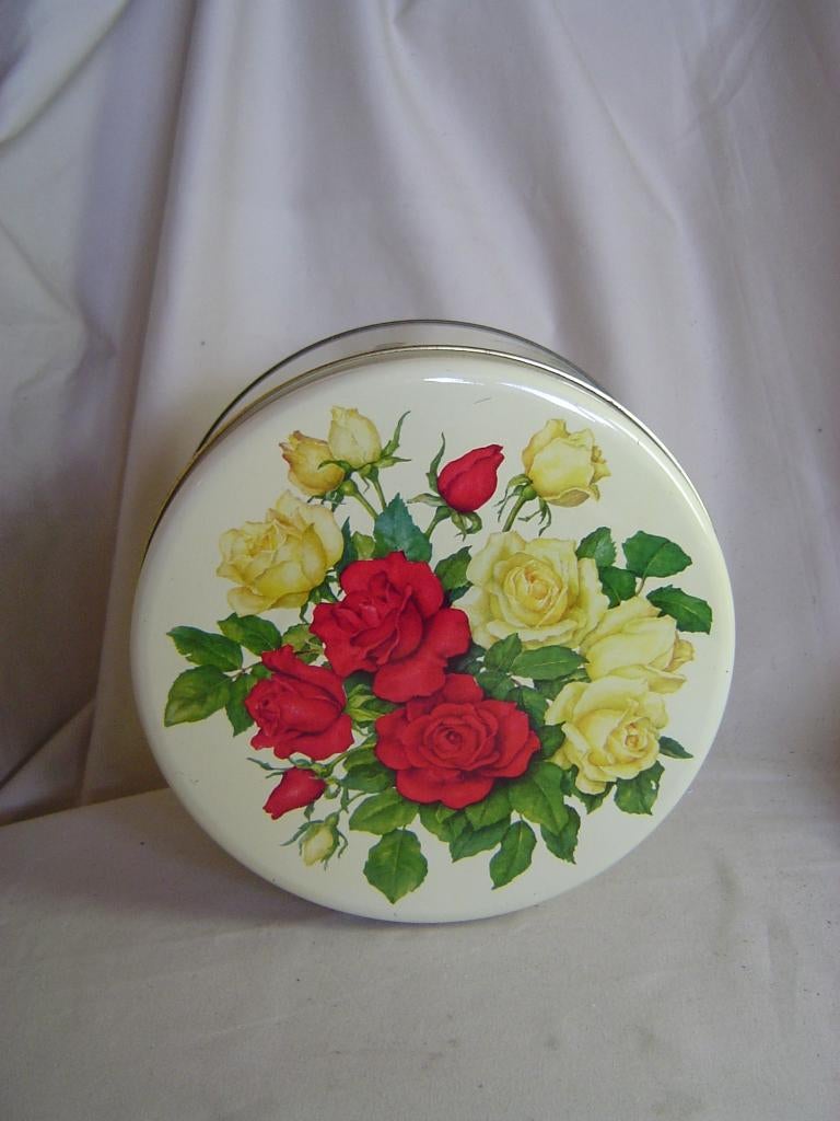 Vintage koektrommel Ira denemarken rozenafbeelding, Verzamelen, Blikken, Ophalen of Verzenden, Gebruikt, Koek(jes), Overige merken