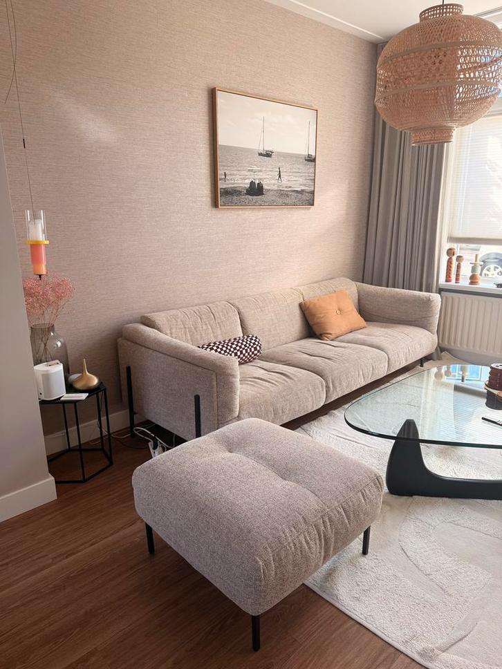 Sissy Boy Duke 3-zits bank met hocker (eind mei op te halen), Huis en Inrichting, Banken | Complete zithoeken, Gebruikt, Stof