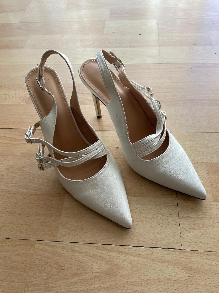 Schoenen, Kleding | Dames, Schoenen, Overige kleuren, Nieuw, Ophalen of Verzenden, Schoenen met hoge hakken