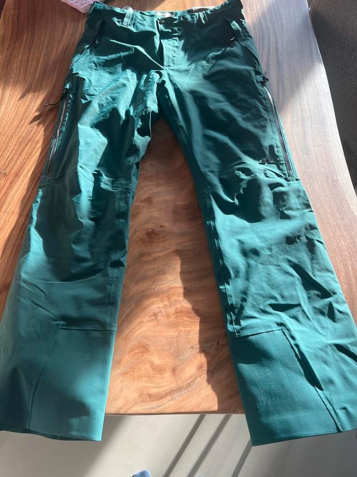 Nieuwe J.Lindeberg skibroek - Maat L, Kleding | Dames, Wintersportkleding, Nieuw, Broek, Maat 42/44 (L), Ophalen of Verzenden
