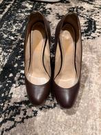 YSL Pumps - Stijlvol en Elegant, Kleding | Dames, Schoenen, Ophalen of Verzenden, Gedragen, Bruin, Pumps