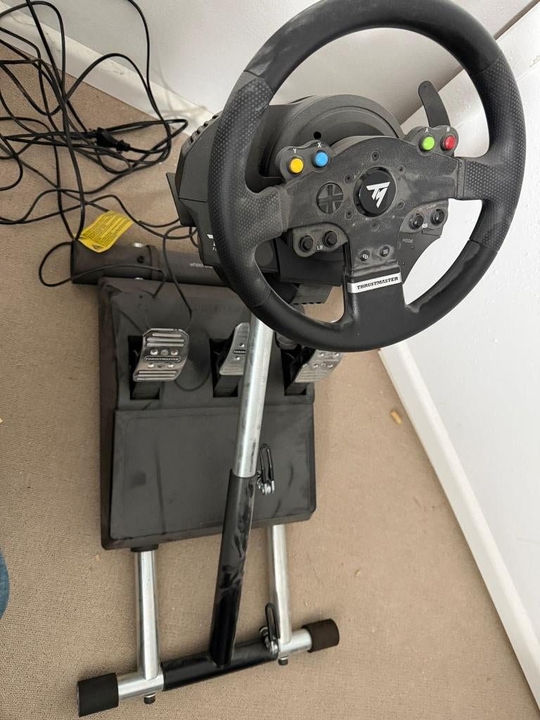 Thrustmaster TMX Force Feedback + Wheel Stand Pro + pedalen, Ophalen, Gebruikt, Stuurtje of Sportattribuut, Xbox Series S