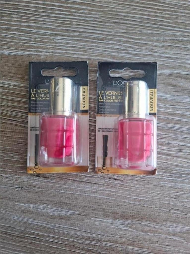 2 nieuwe nagellak van L’Oréal (advr 64), Nieuw, Ophalen of Verzenden, Handen en Nagels, Make-up